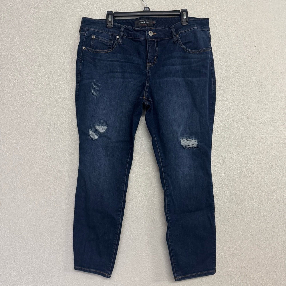 Torrid Size 18 Short Jeans Skinny Distressed Faux Tears Dark Wash - Picture 1 of 10